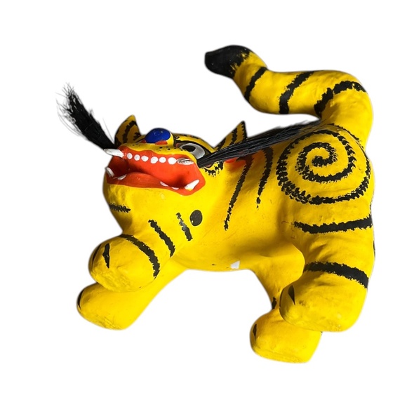 Japanese Folk Art Paper Mache "Koshidaka Tora" tiger Japanese Omamori - Picture 5 of 5